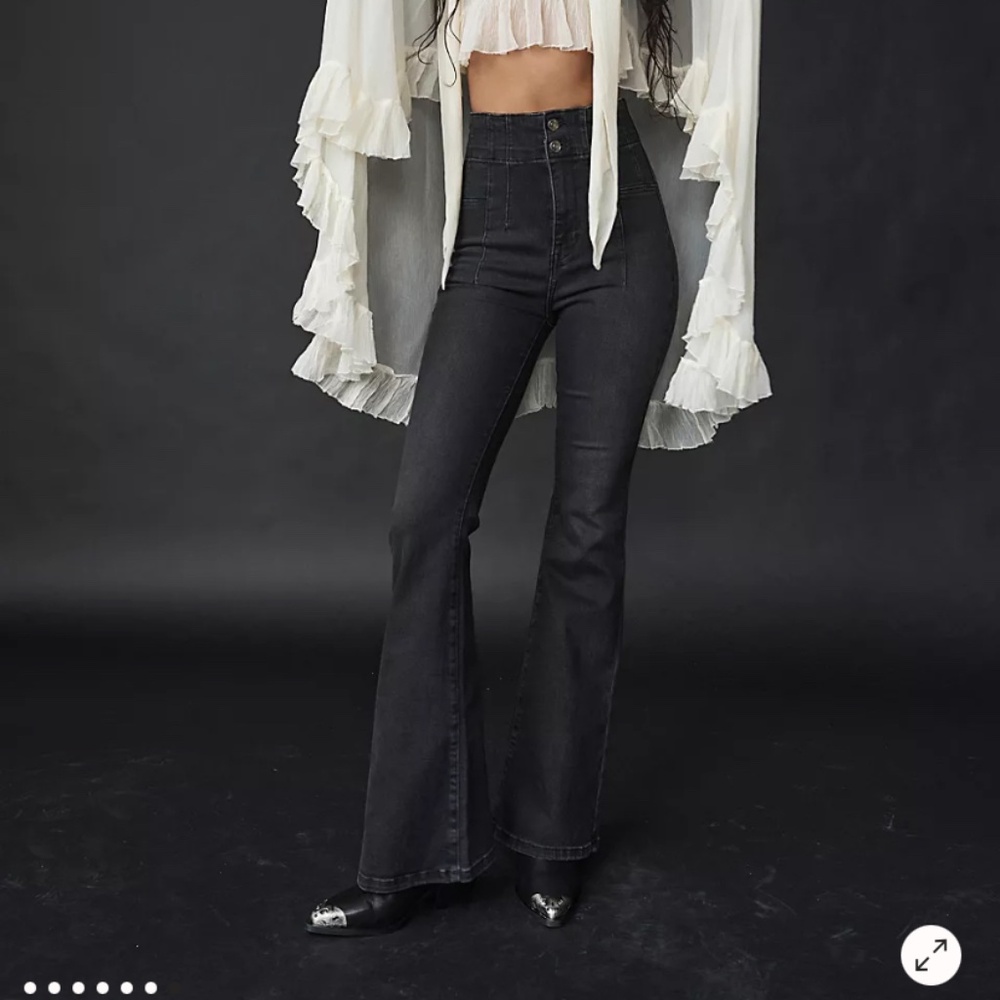 We the Free Jayde Flared Jeans - Onyx - Size 26